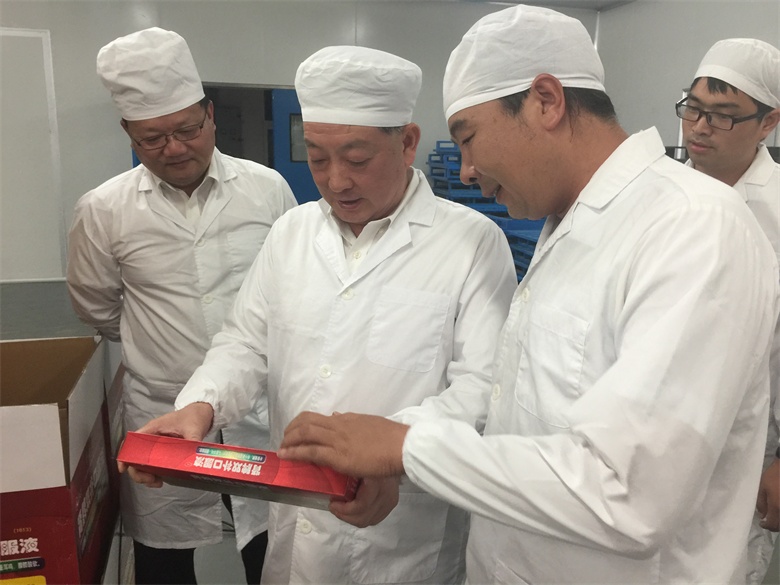 楊文龍董事長親臨生產一線視察工作