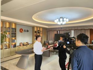 科技創(chuàng)新、數(shù)字轉(zhuǎn)型，走出一條醫(yī)藥大健康“仁和”之路——楊文龍董事長接受江西衛(wèi)視專訪